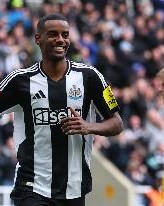 kaiyun体育-单赛季英超为纽卡打进10+主场和10+客场进球，伊萨克成喜鹊第三人